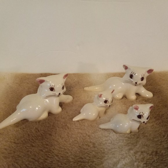 Vintage Set of Four Ceramic Cat Figurines 1940-1950 Era White with Pink Bows - Picture 1 of 9